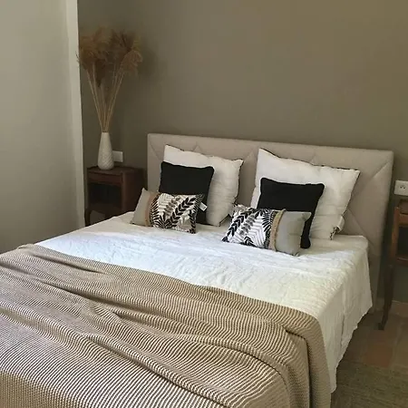 Holiday home Chateau Sur Le Canal Du Midi Proche De Carcassonne